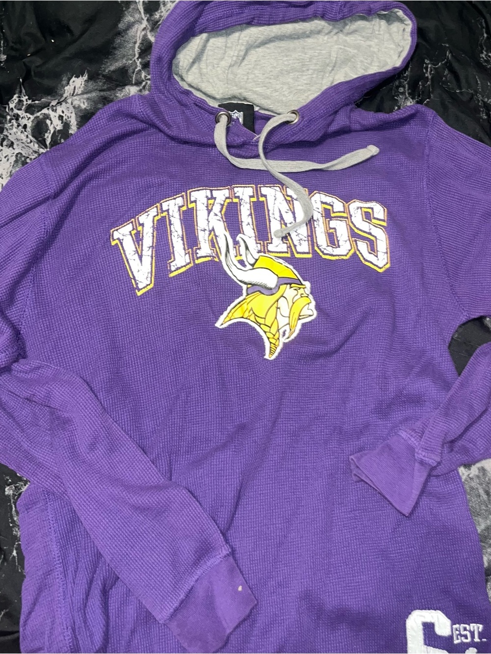 NFL team apparel size medium-large Purple Minnesota Vikings Hoodie with Logo